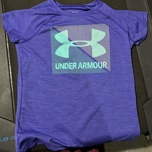 Under Armour Loose Fit HeatGear Athletic Girls size Large Tee